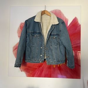 BRANDY MELVILLE SHERPA LINED DENIM JACKET